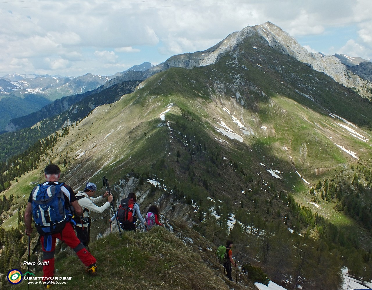 79 Vista sulla cresta di salita al Monte Secco.JPG